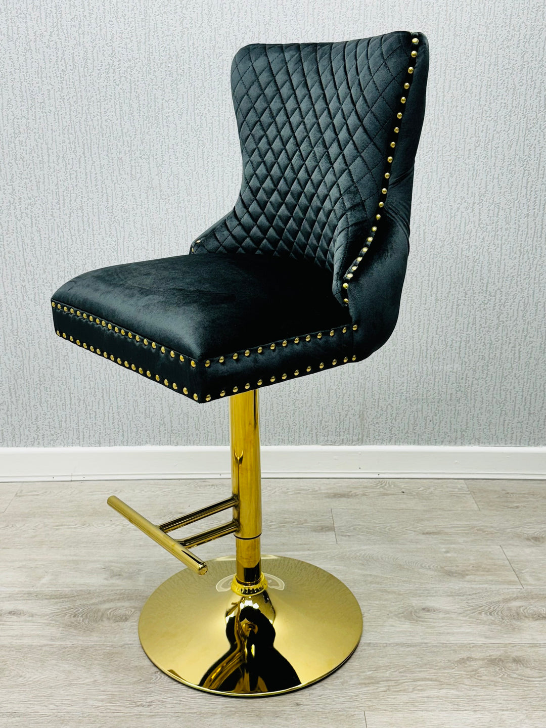 Verona Black Lion Knocker Breakfast Stool