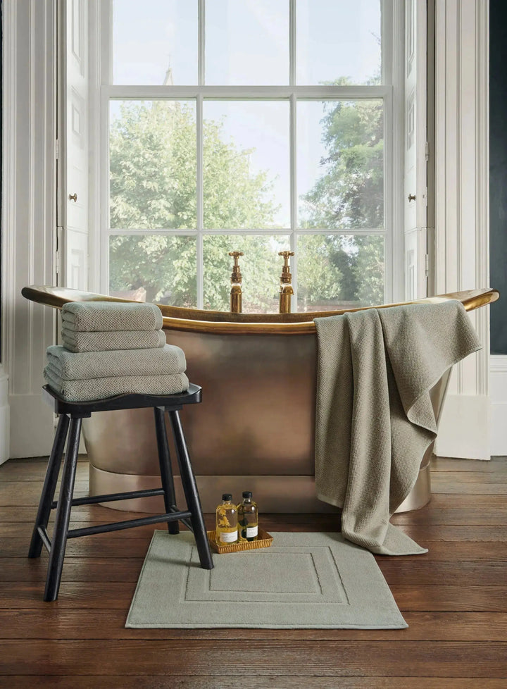 Christy Brixton Bath Towel - Pebble 70 x 125 cm CHRISTY LUX-HOM