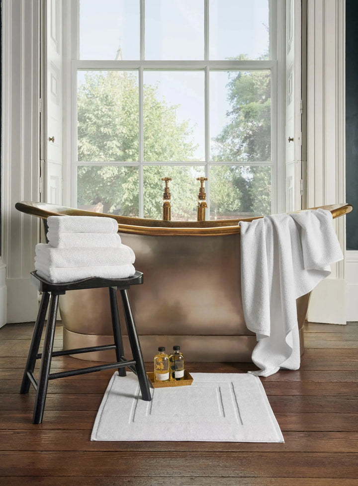 Christy Brixton Bath Sheet - White 90 x 150 cm CHRISTY LUX-HOM