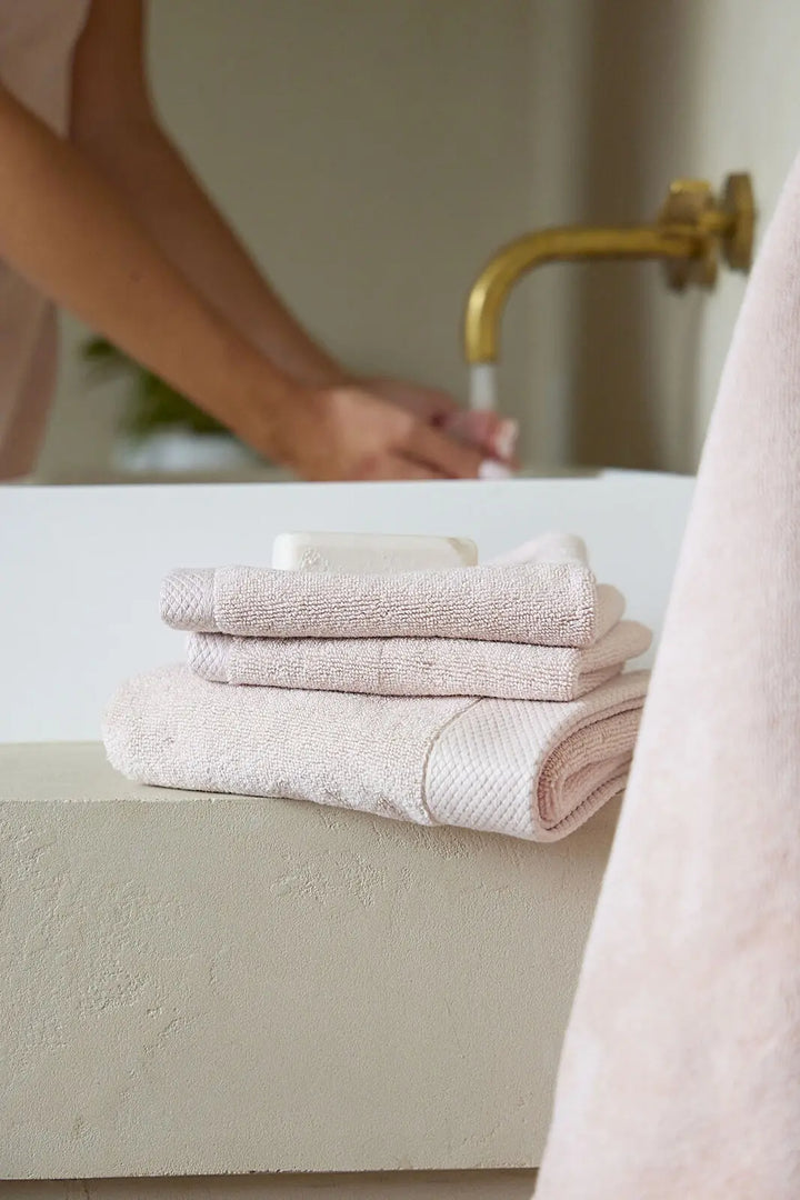 Christy Luxe Bath Towel Pearl CHRISTY LUX-HOM