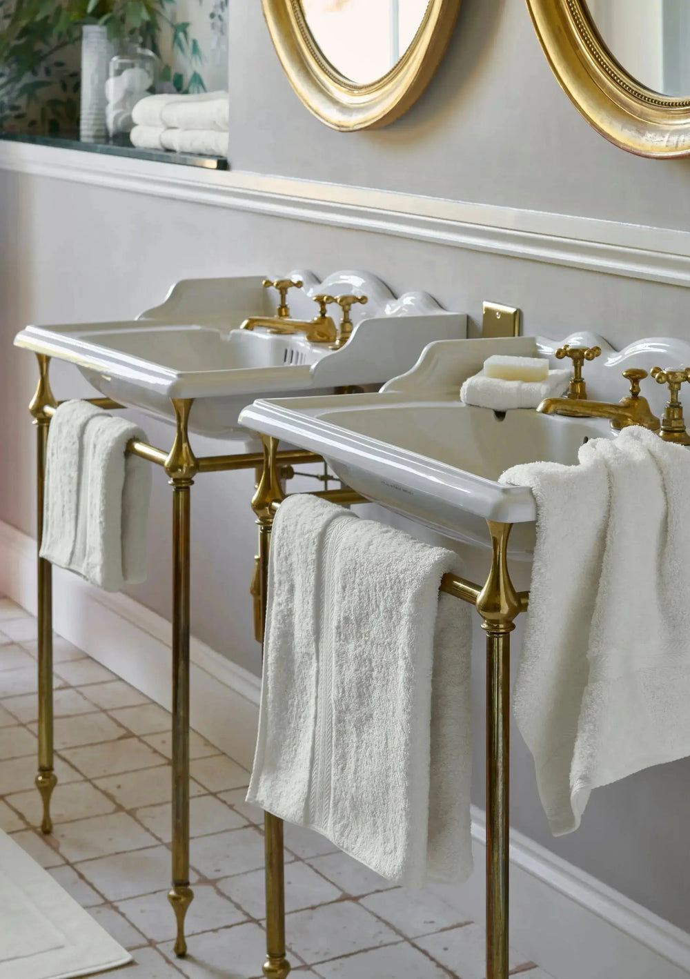 Christy Renaissance Hand Towel Parchment CHRISTY LUX-HOM