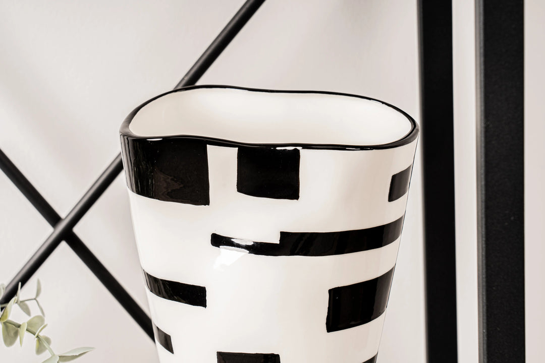 White And Black Ceramic Vase – 23.7 cm Lina Home