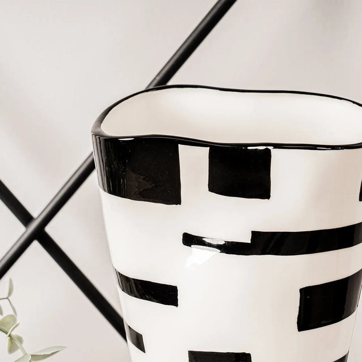 White And Black Ceramic Vase – 23.7 cm Lina Home