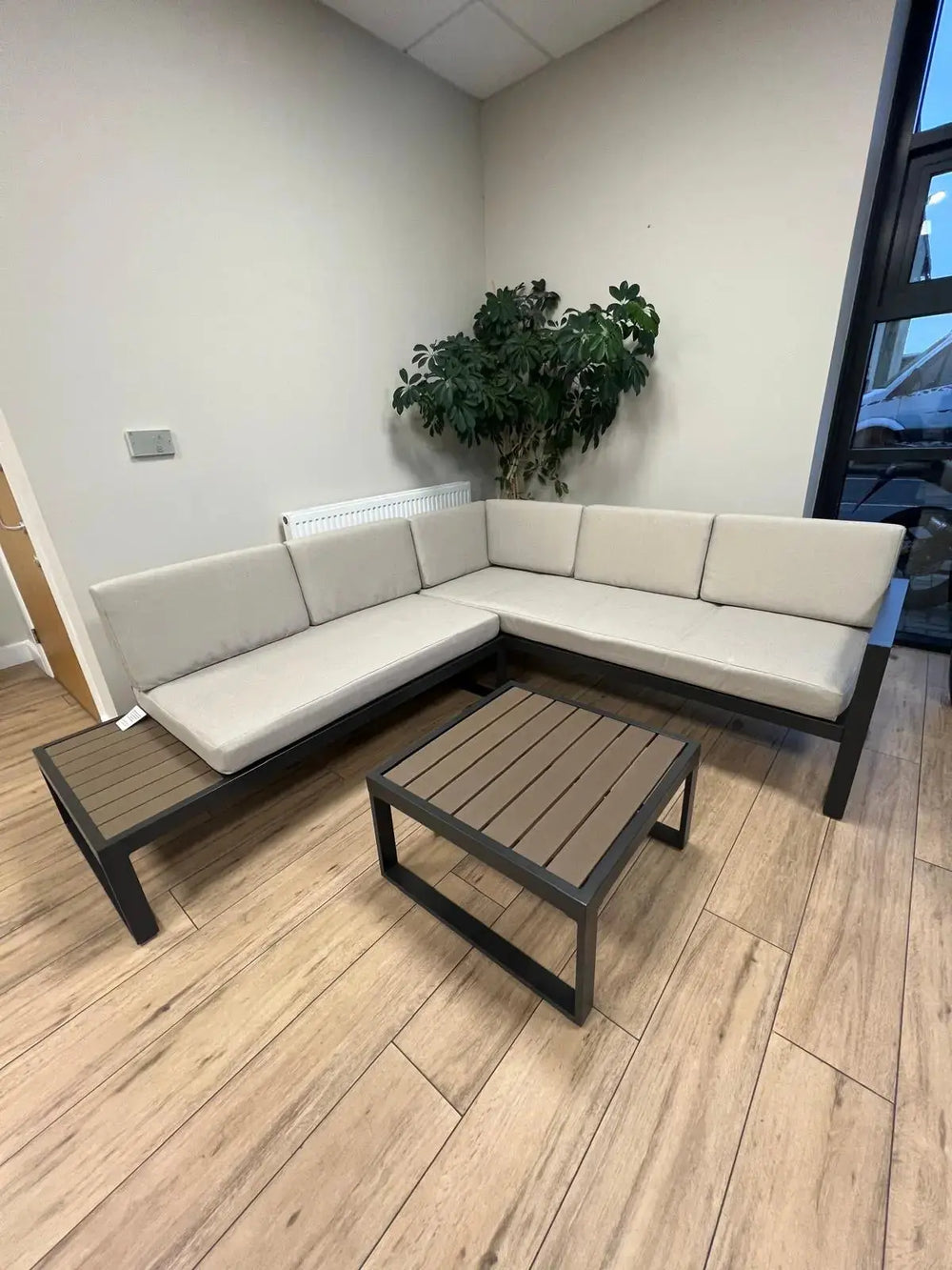 Aluminium Corner Lounge Set with Dark Grey Frame and Beige Cushions UCPMJ