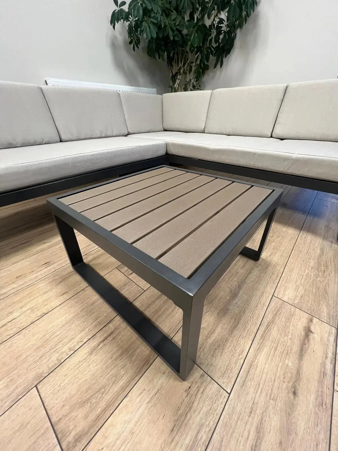 Aluminium Corner Lounge Set with Dark Grey Frame and Beige Cushions UCPMJ